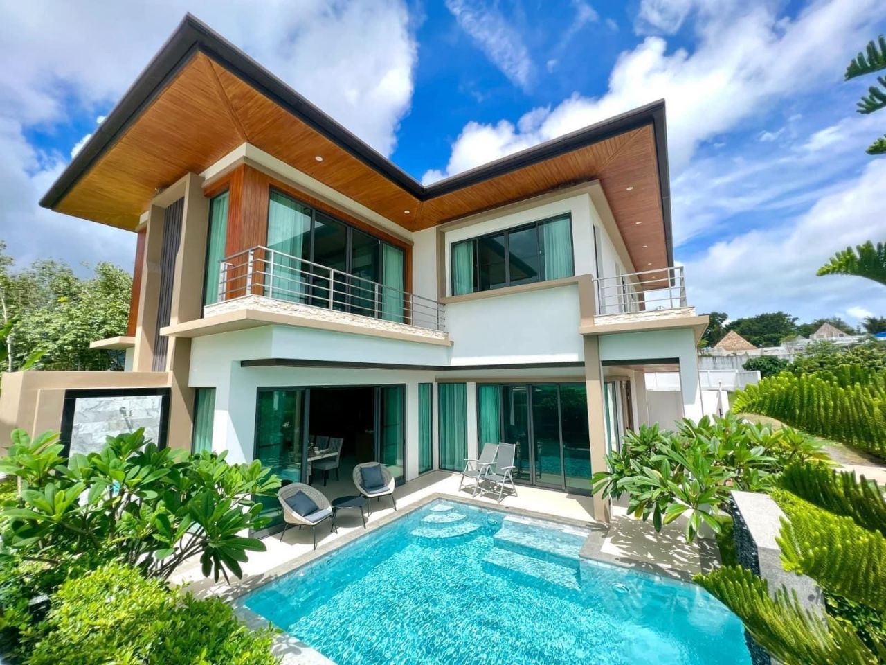 Villa on Bang Tao, Thailand, 350 sq.m - picture 1