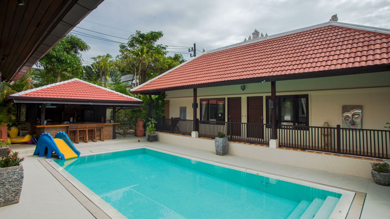 Villa en Bang Tao, Tailandia, 1 077 m2 - imagen 1