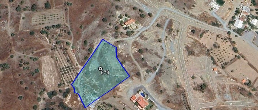 Land in Limassol, Cyprus, 7 010 sq.m - picture 1