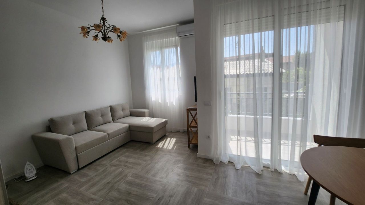 Flat in Bar, Montenegro, 32 sq.m - picture 1