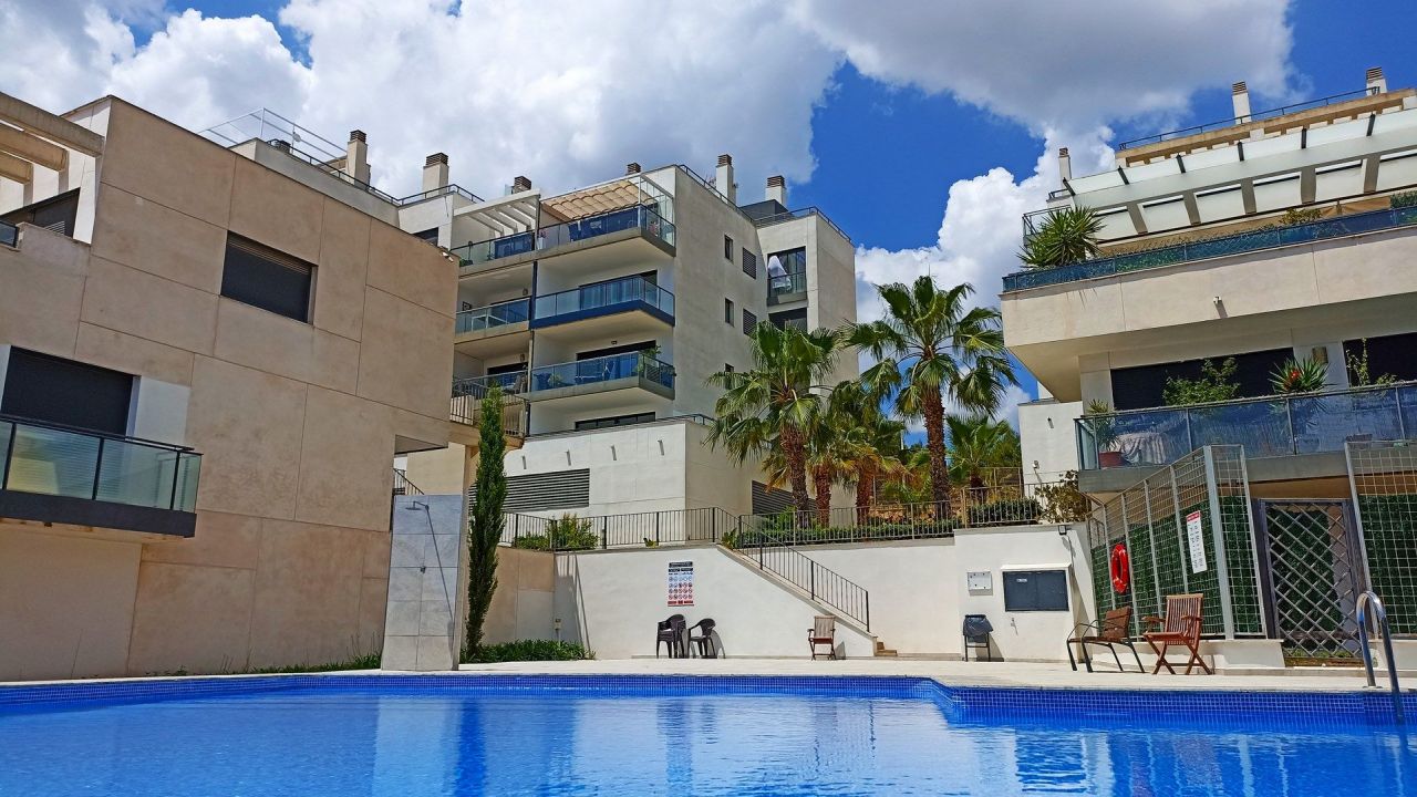 Flat in Campoamor, Spain, 99 sq.m - picture 1