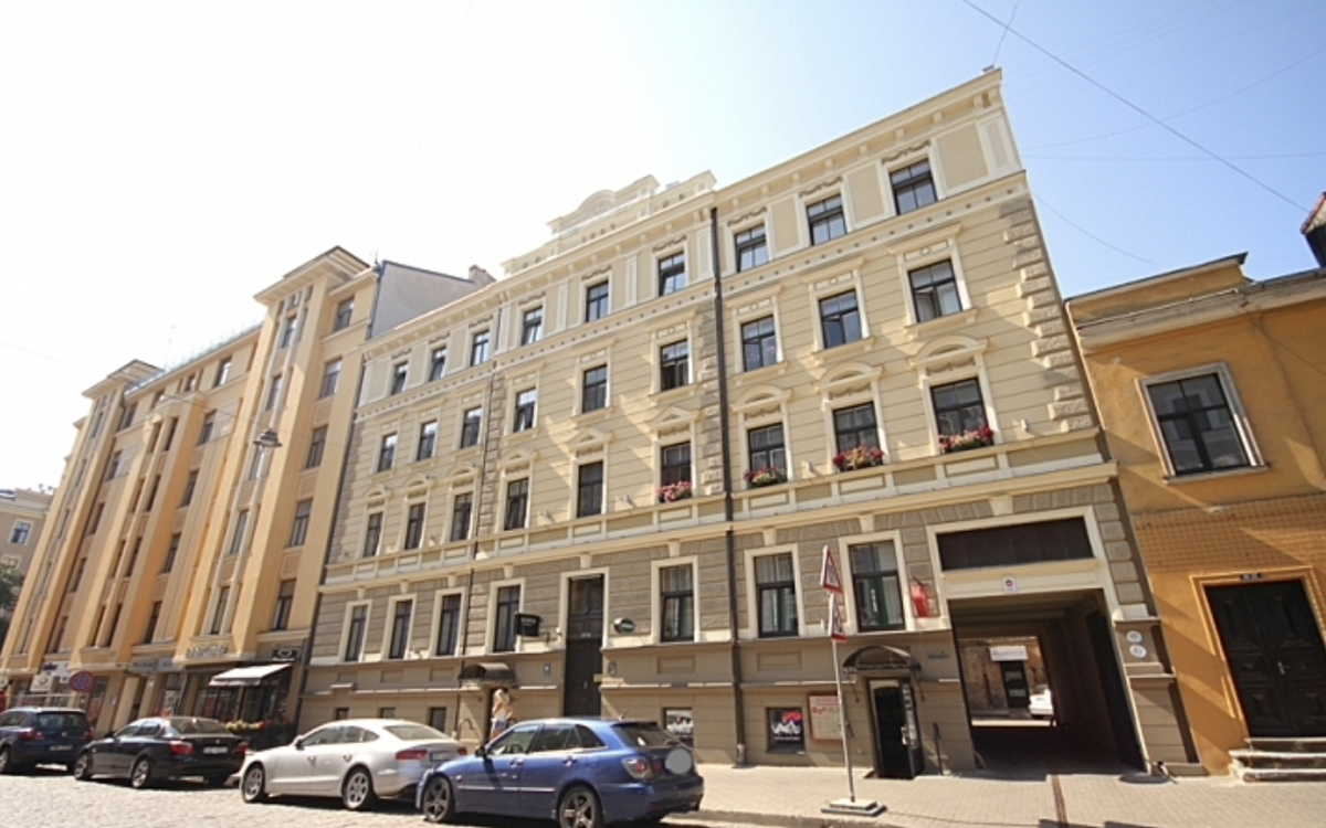 Commercial apartment building in Riga, Latvia, 2 386 sq.m - picture 1
