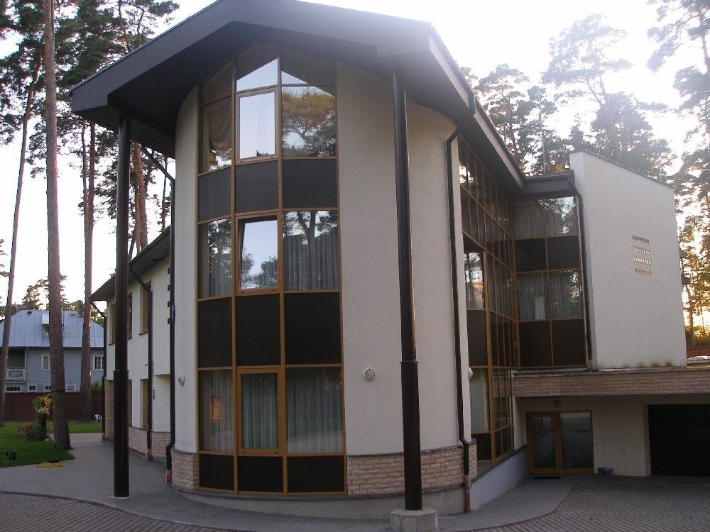Maison à Jūrmala, Lettonie, 1 090 m2 - image 1