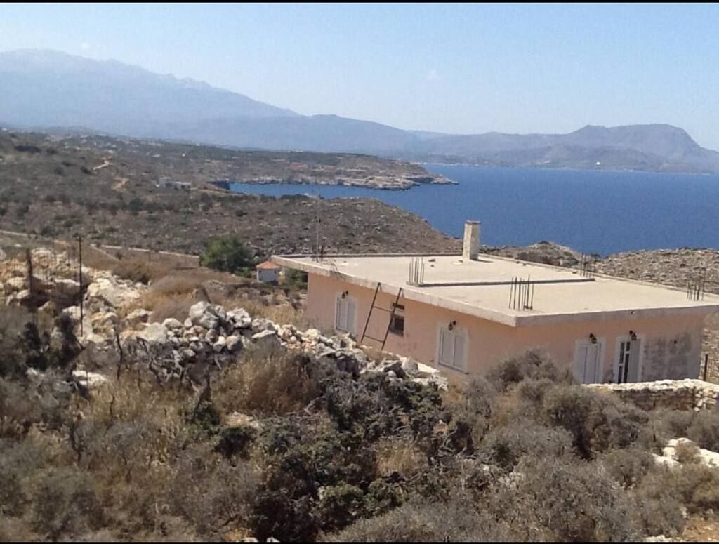 Land in Chania, Greece, 10 884 sq.m - picture 1