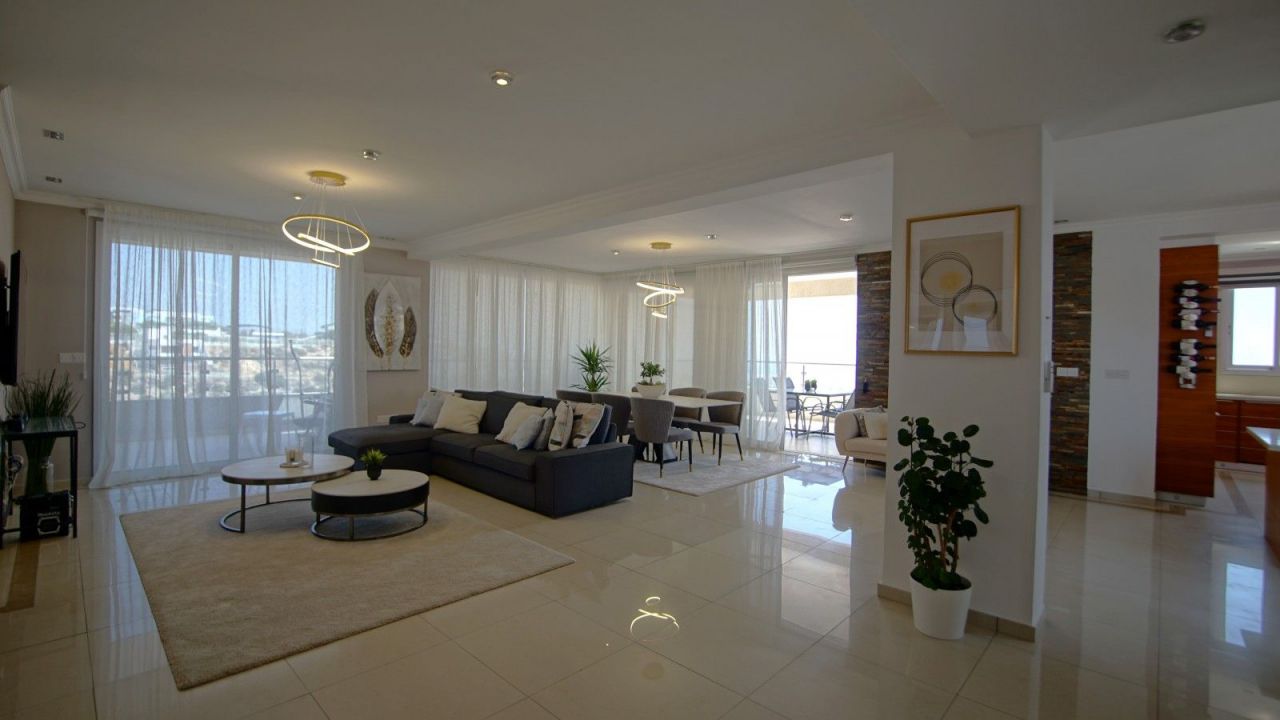 Penthouse in Limassol, Cyprus, 175 sq.m - picture 1