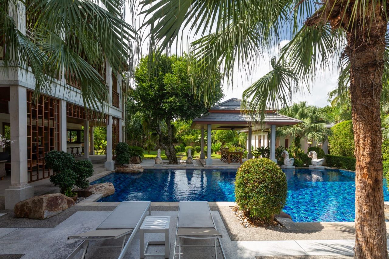 Villa on Phuket Island, Thailand, 450 sq.m - picture 1