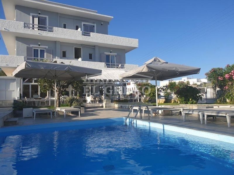 Hotel en Siros, Grecia, 1 000 m2 - imagen 1