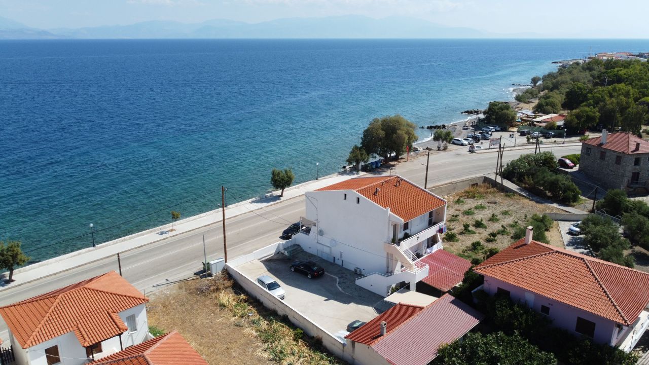 Townhouse in Xylokastro, Greece, 317 sq.m - picture 1