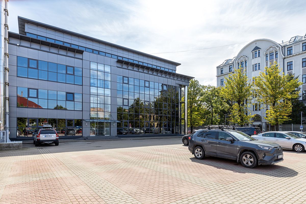 Bureau à Riga, Lettonie, 1 824 m2 - image 1