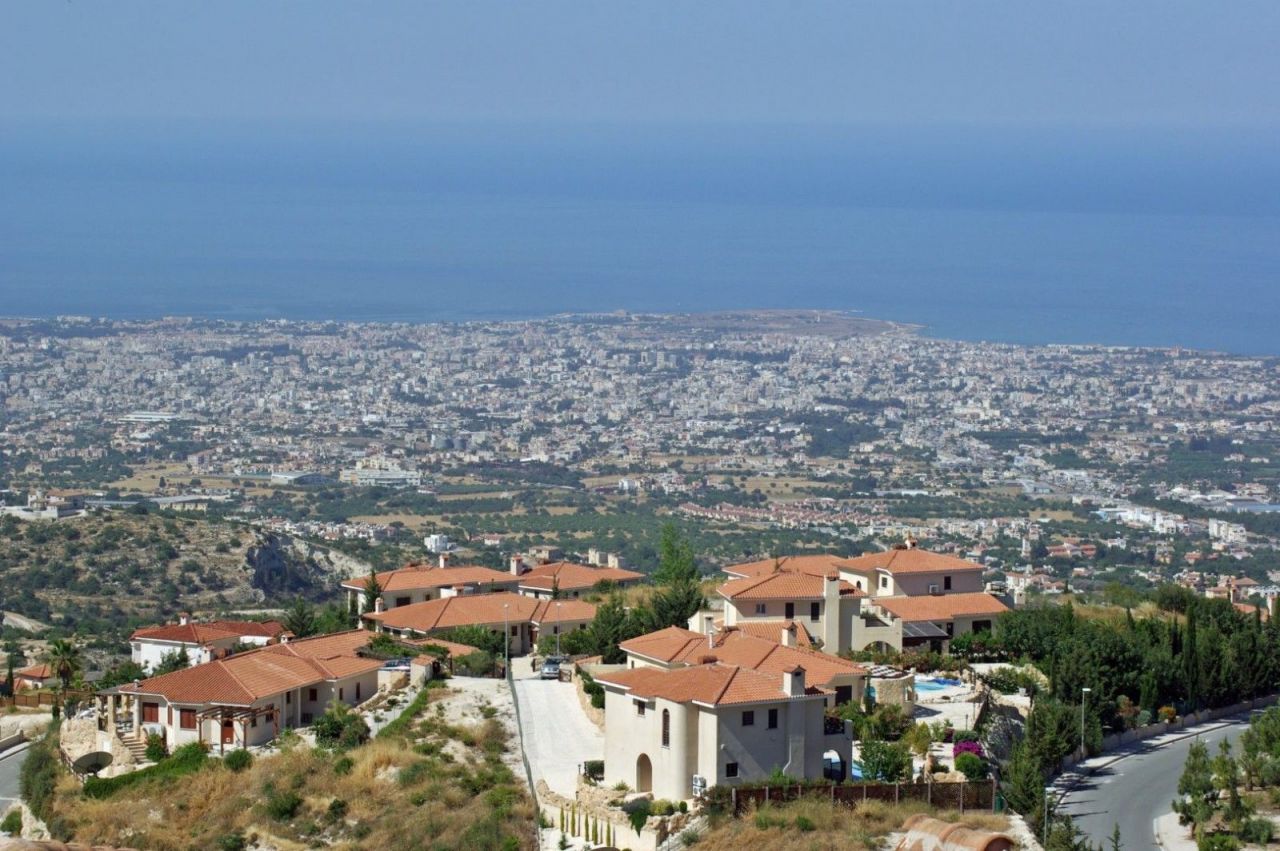 Villa in Paphos, Cyprus, 208 sq.m - picture 1