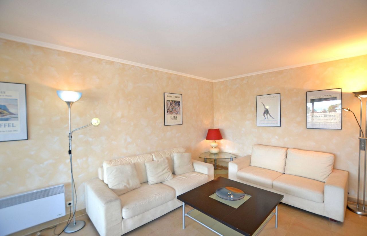 Appartement à Antibes, France, 55 m2 - image 1