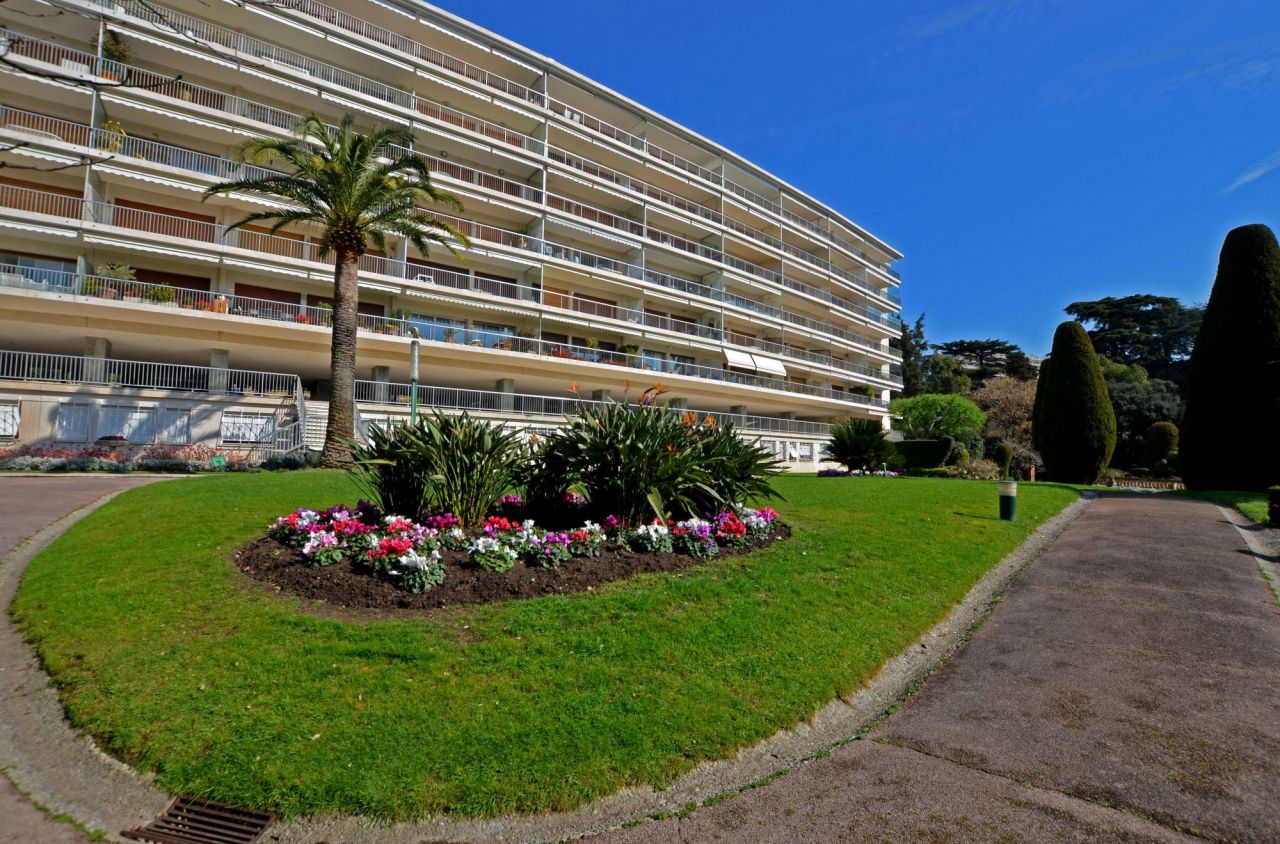 Appartement à Cannes, France, 135 m2 - image 1