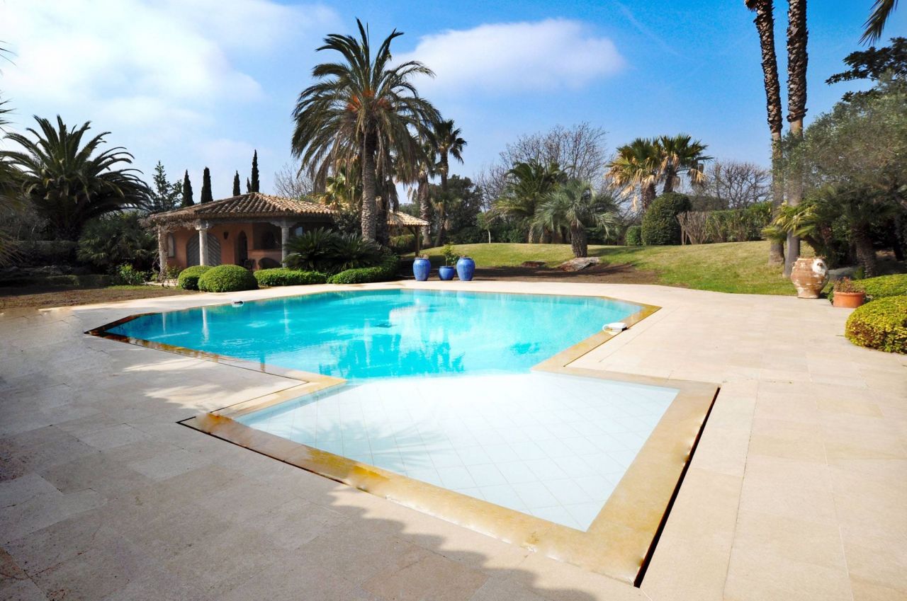 Villa en Saint-Tropez, Francia, 380 m2 - imagen 1