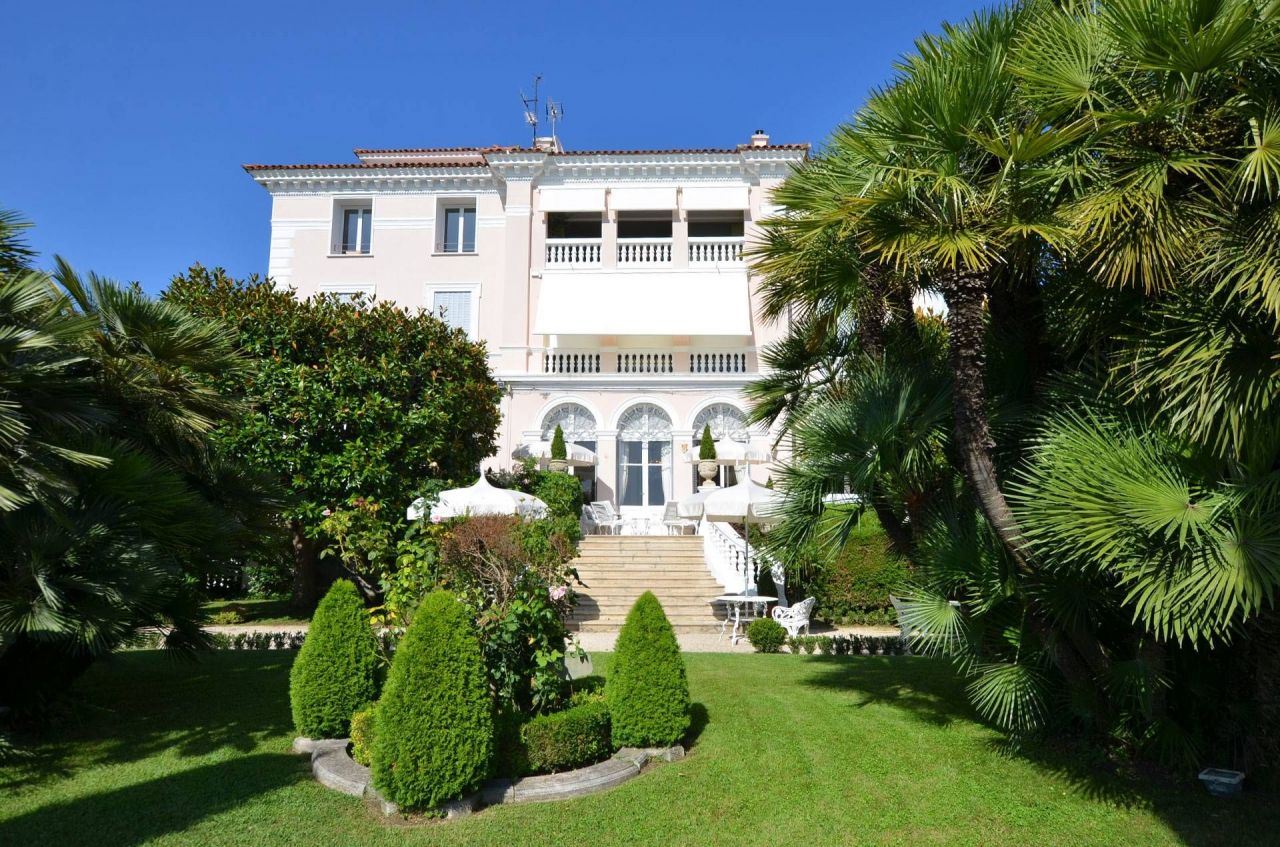 Villa in Antibes, France - picture 1
