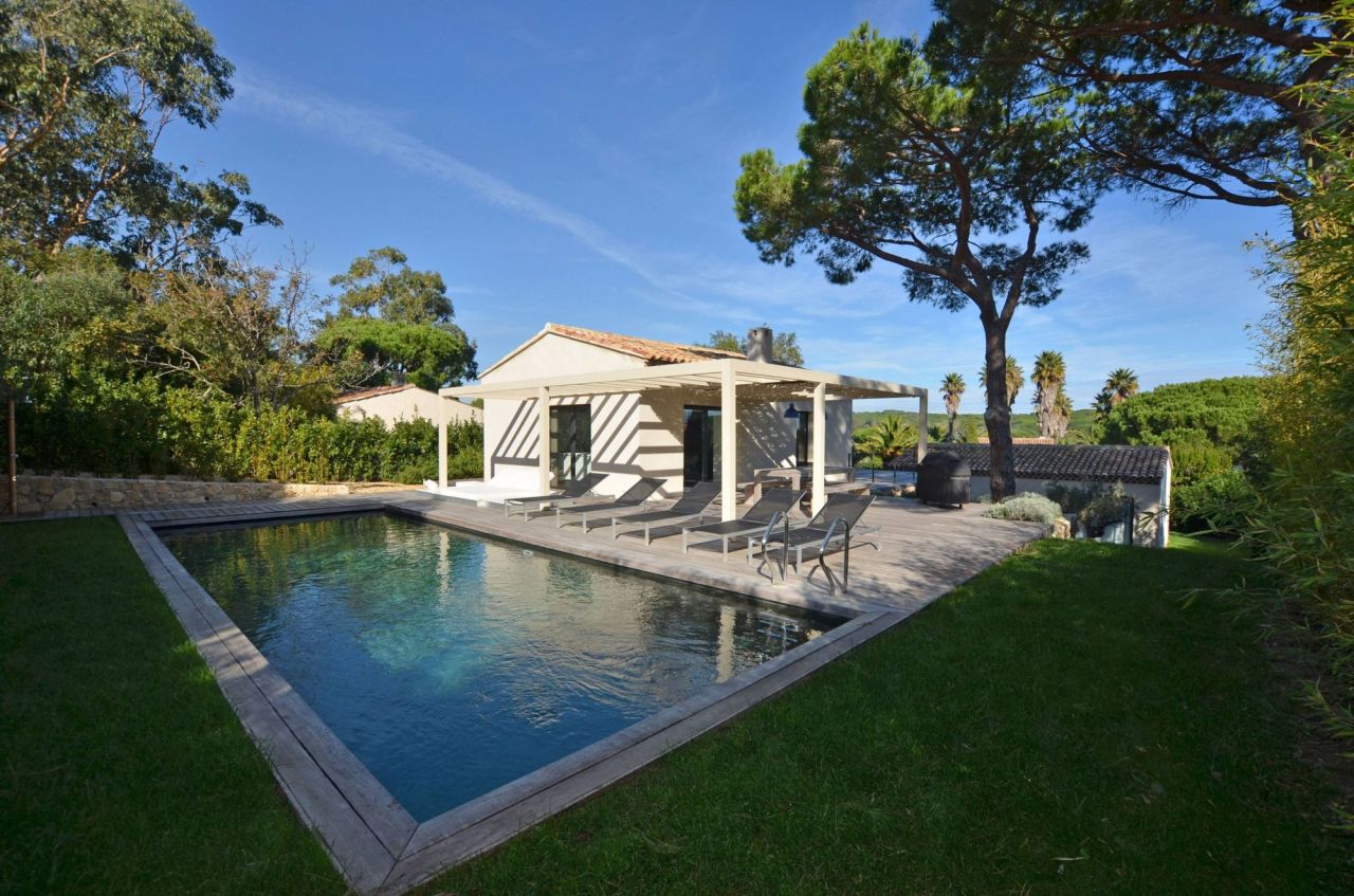 Villa in Saint-Tropez, France, 240 sq.m - picture 1