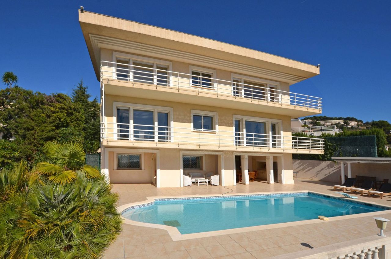 Villa in Cannes, France, 540 sq.m - picture 1