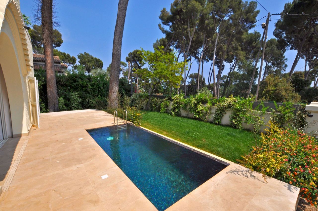 Villa in Antibes, Frankreich, 160 m2 - Foto 1