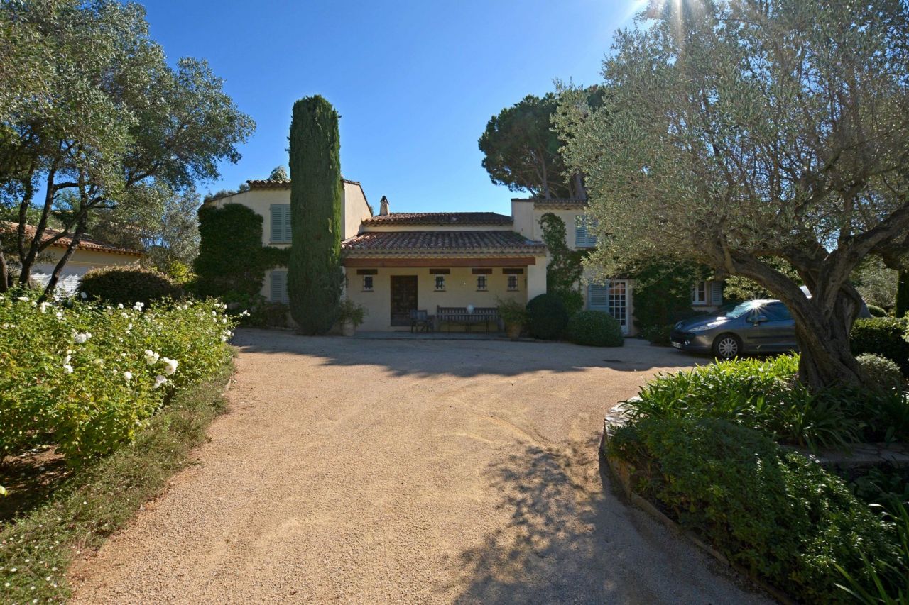 Villa en Saint-Tropez, Francia, 1 018 m2 - imagen 1