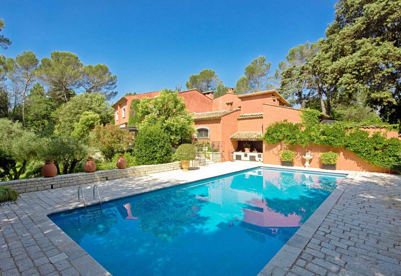 Villa in Mougins, France, 450 sq.m - picture 1