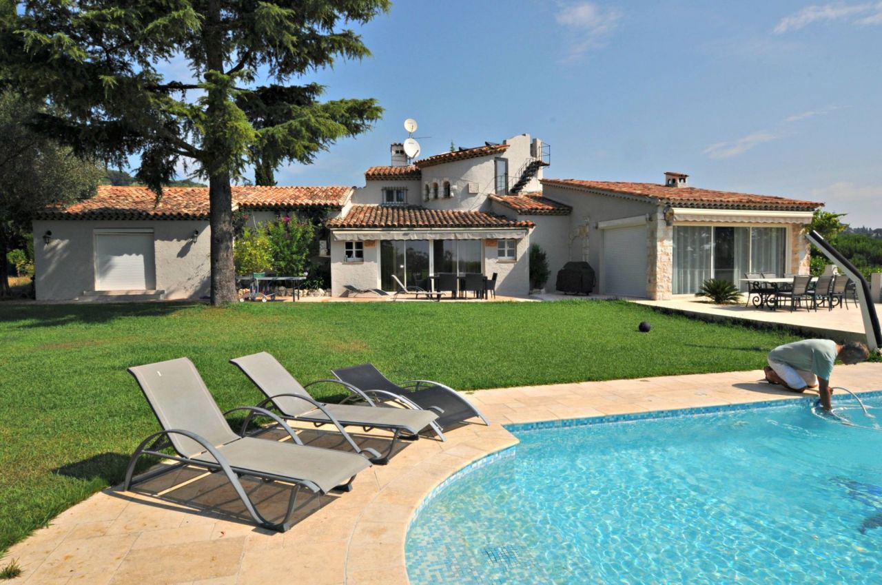 Villa in Mougins, France, 235 sq.m - picture 1
