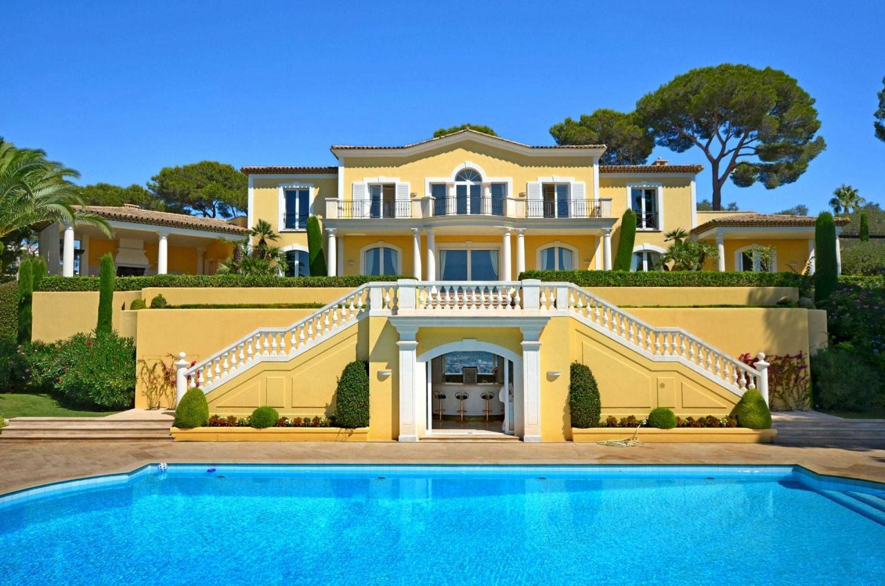 Villa in Cannes, France, 1 000 sq.m - picture 1