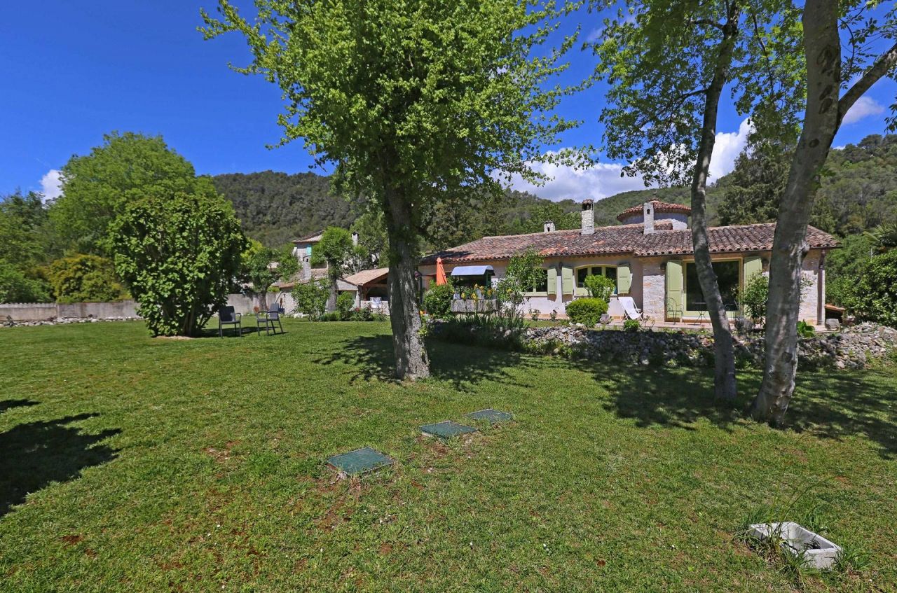Villa en Villeneuve-Loubet, Francia, 200 m2 - imagen 1