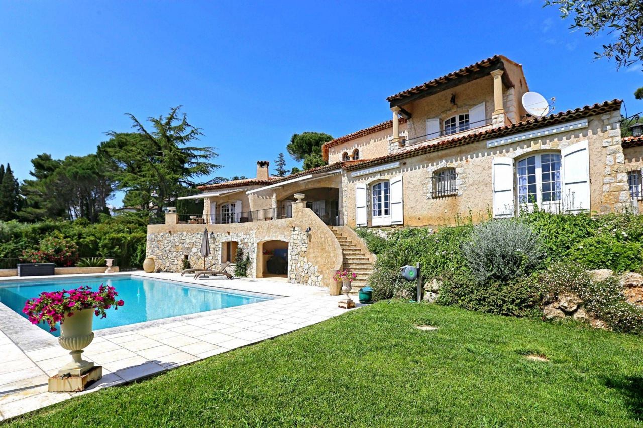 Villa in Mougins, France, 400 sq.m - picture 1