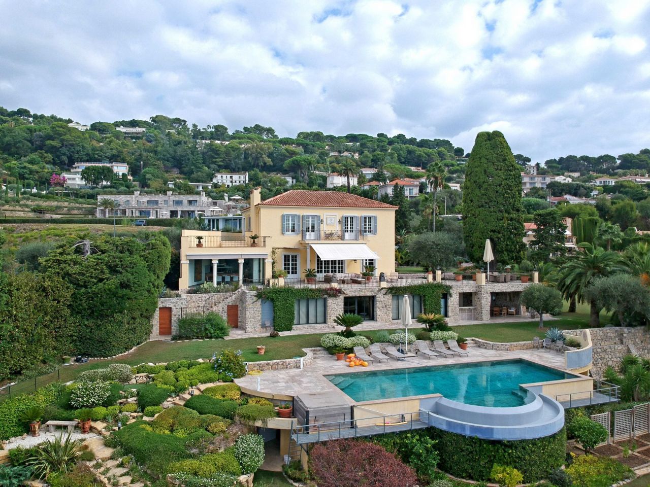 Villa in Cannes, France, 500 sq.m - picture 1