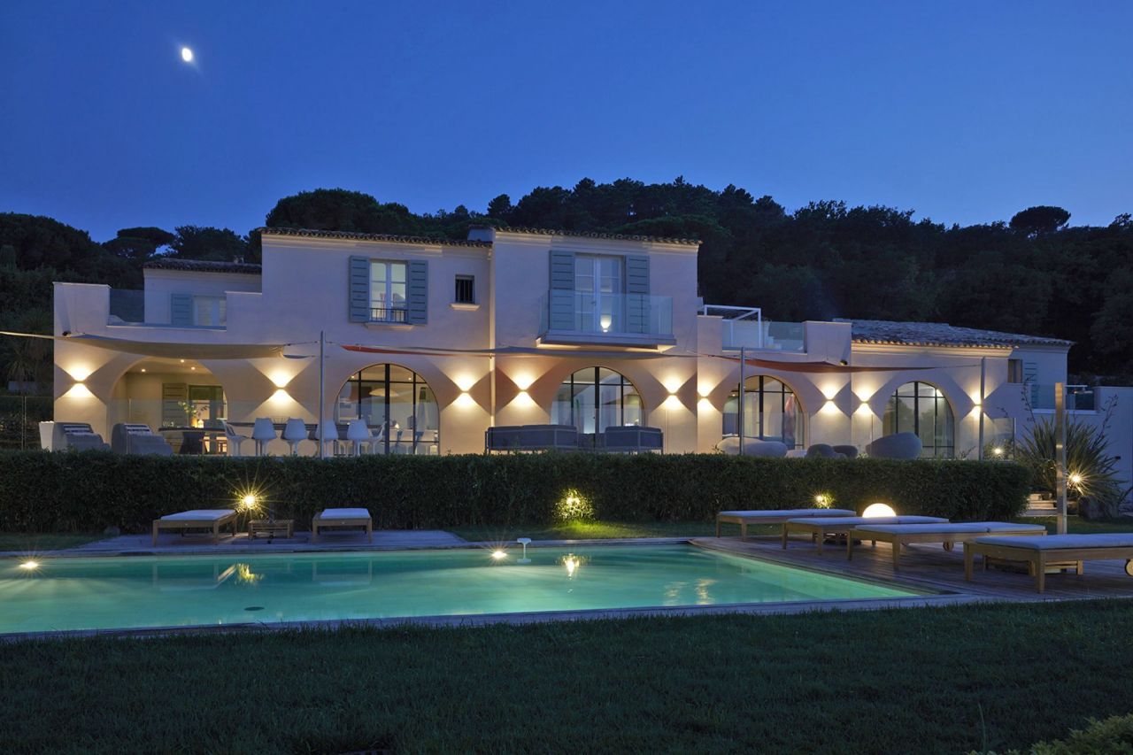 Villa à Saint-Tropez, France, 440 m2 - image 1