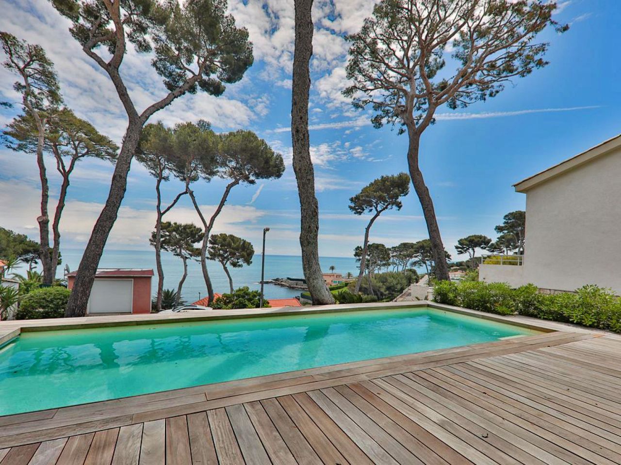 Villa in Antibes, France, 300 sq.m - picture 1