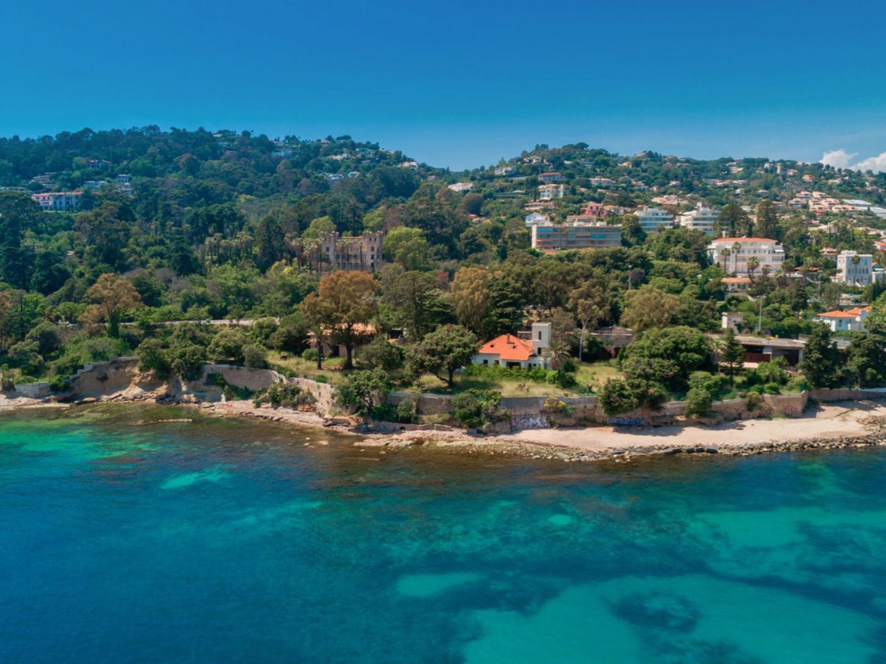 Villa in Cannes, France, 941 sq.m - picture 1
