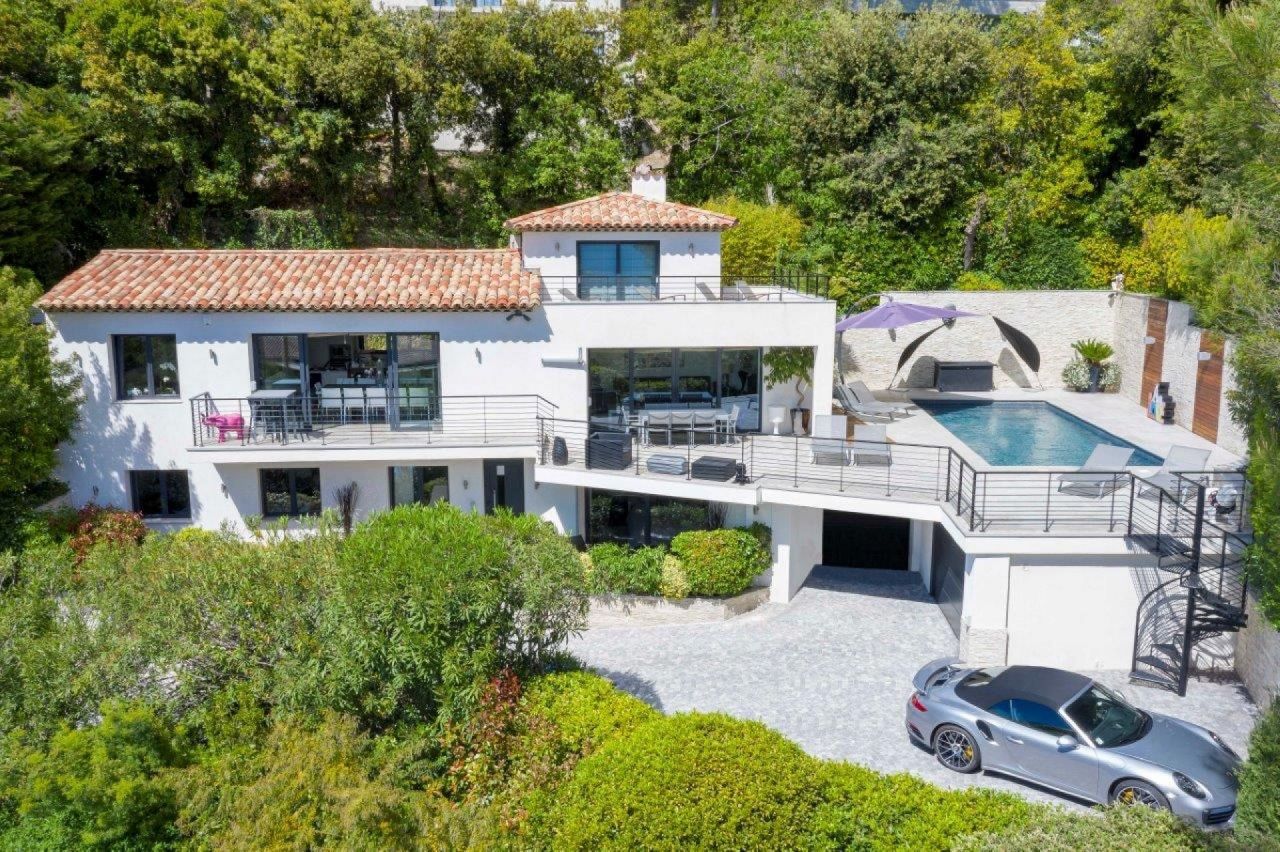 Villa in Cannes, France, 230 sq.m - picture 1