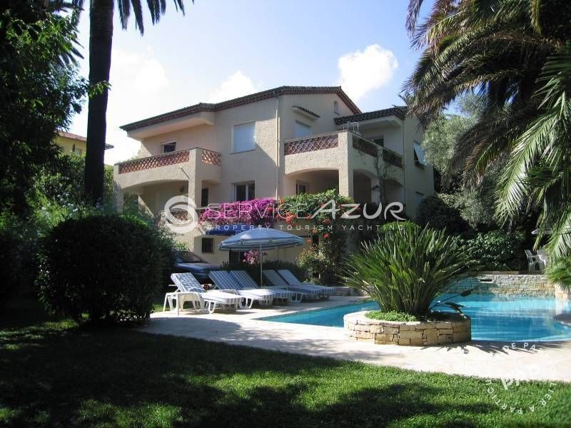 Villa in Antibes, France, 220 sq.m - picture 1