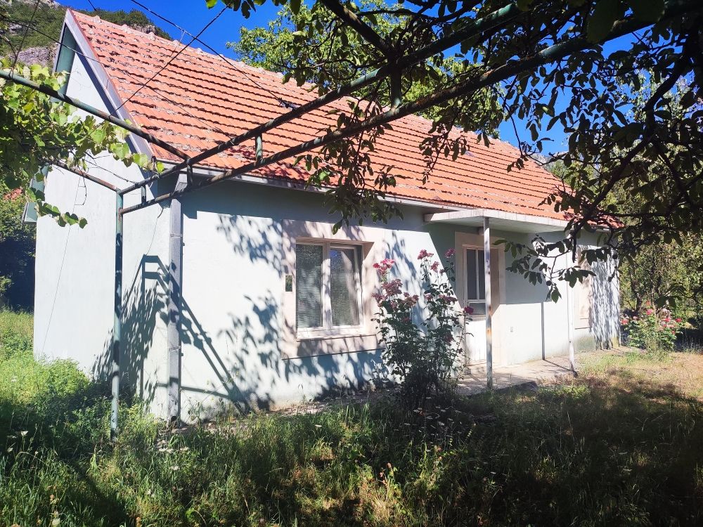 Maison à Nikšić, Monténégro, 80 m2 - image 1