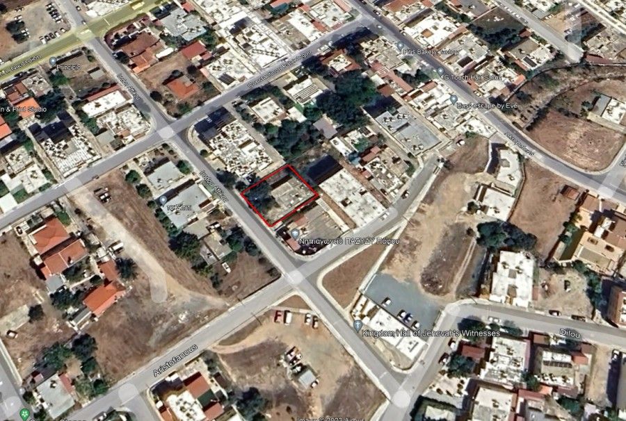 Land in Paphos, Cyprus, 529 sq.m - picture 1