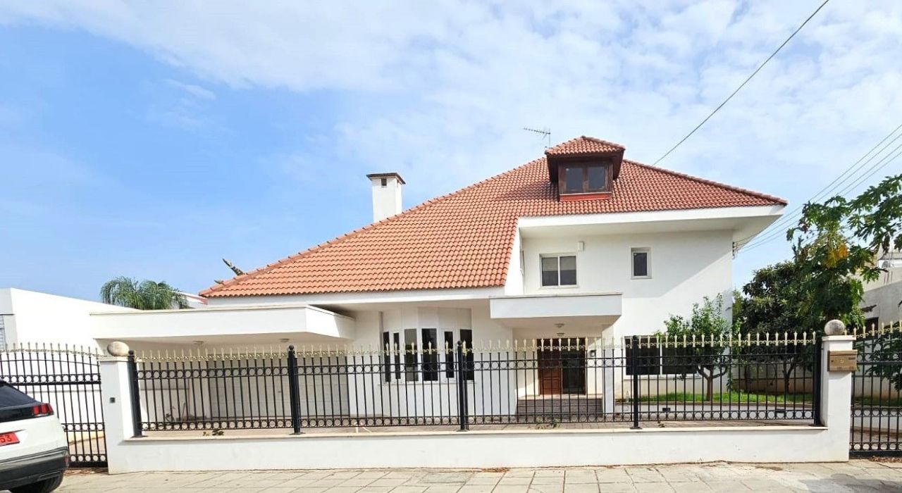 Villa in Limassol, Cyprus, 435 sq.m - picture 1