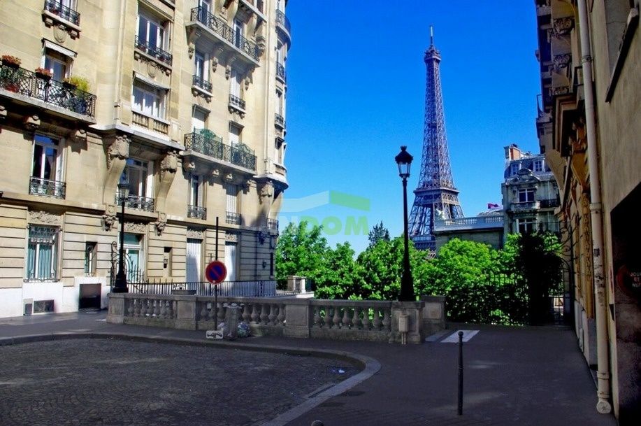 Apartment in Paris, France, 355 sq.m - picture 1