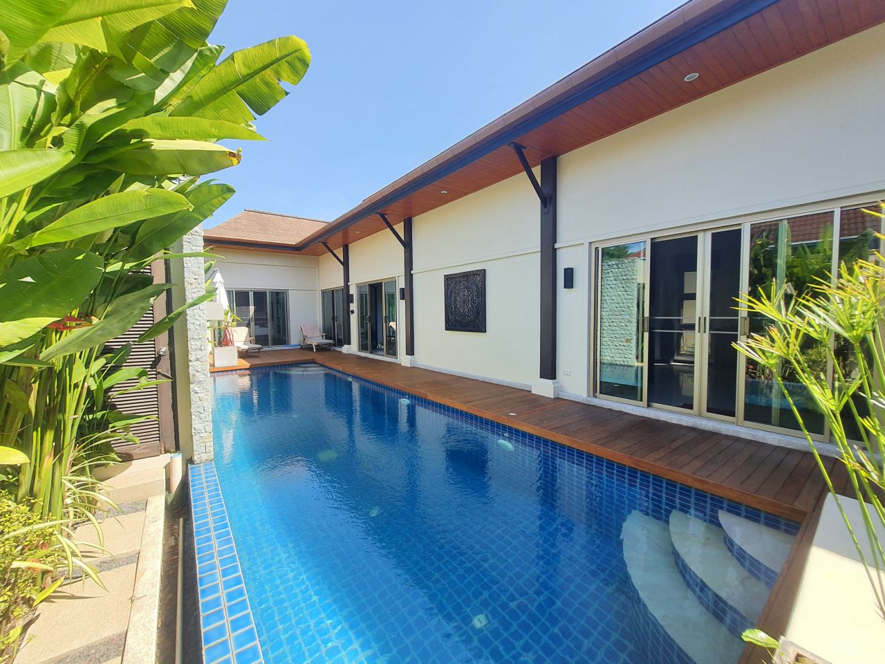 Villa en Nai Harn, Tailandia, 211 m2 - imagen 1