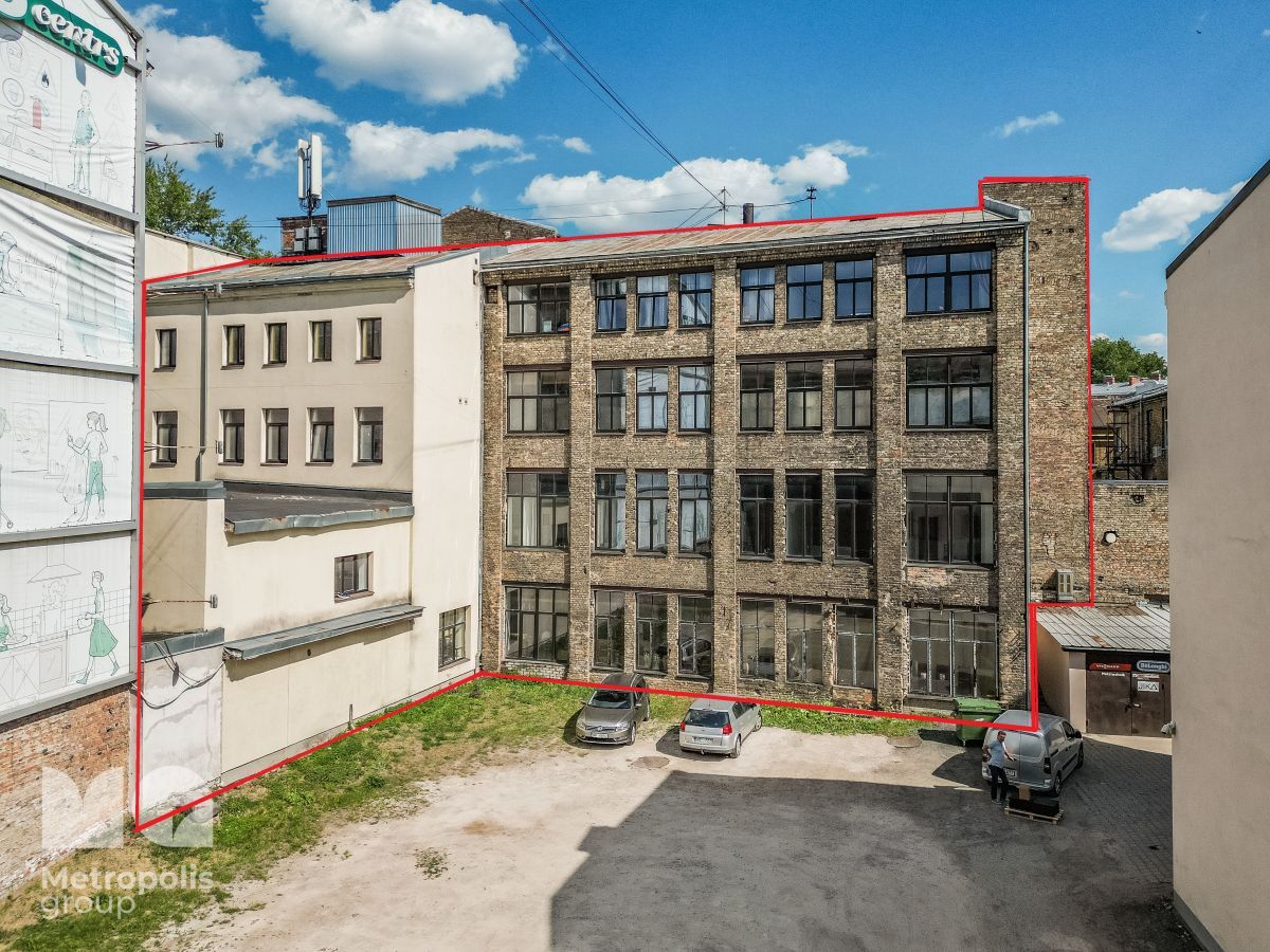 Commercial apartment building in Riga, Latvia, 4 255.4 sq.m - picture 1