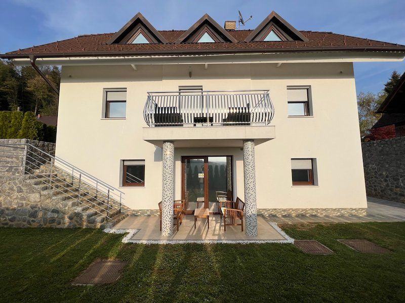 Haus in Ivančna Gorica, Slowenien, 305 m2 - Foto 1
