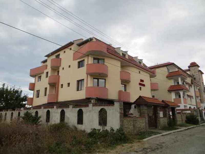 Hotel in Chernomorets, Bulgaria, 1 250 sq.m - picture 1