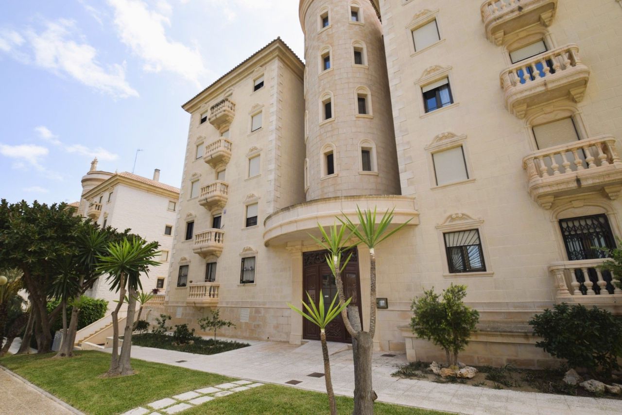 Apartment in Guardamar del Segura, Spain, 83 sq.m - picture 1