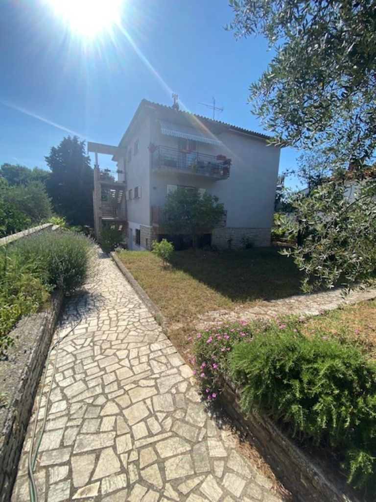 House in Pula, Croatia, 420 sq.m - picture 1