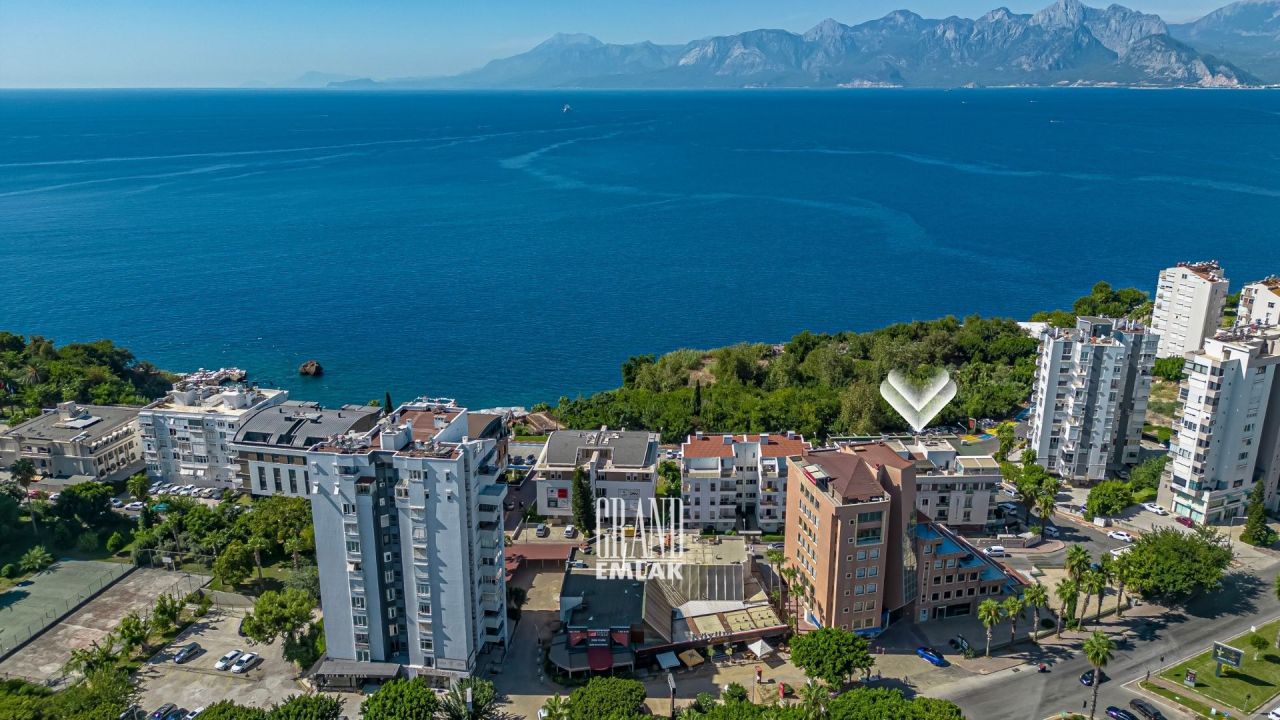 Flat in Antalya, Turkey, 180 sq.m - picture 1