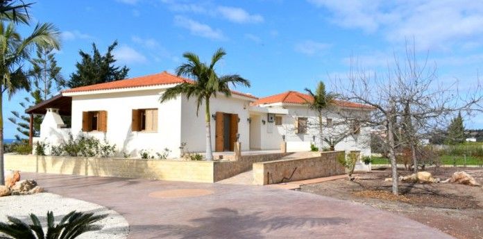Villa in Paphos, Cyprus, 240 sq.m - picture 1