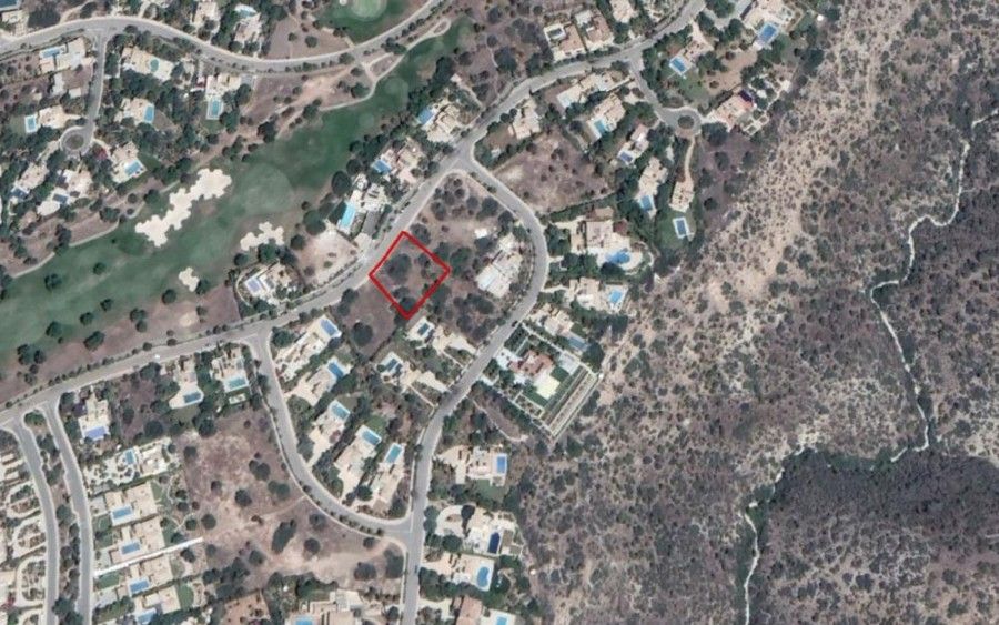 Land in Paphos, Cyprus, 1 412 sq.m - picture 1