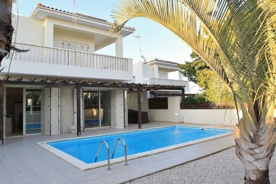 Villa en Lárnaca, Chipre, 180 m2 - imagen 1