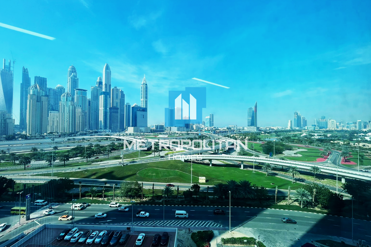 Office in Dubai, UAE, 83 sq.m - picture 1