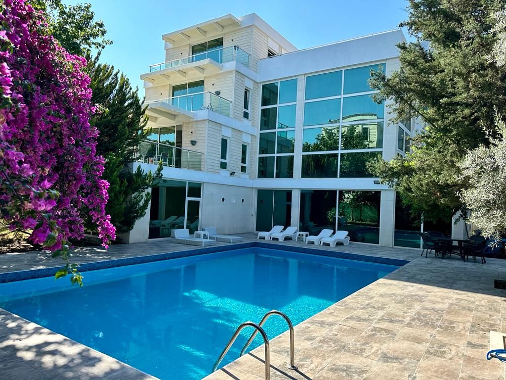 Villa in Antalya, Turkey, 800 sq.m - picture 1