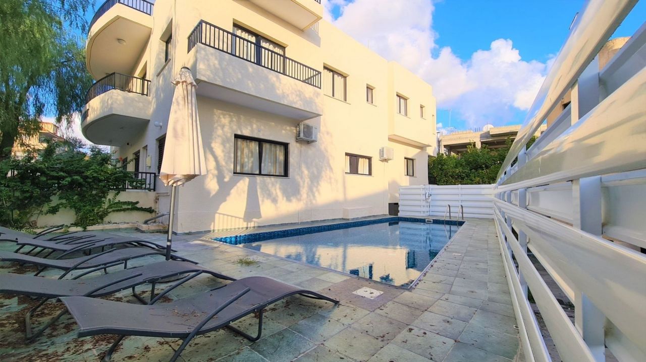 Hotel en Pafos, Chipre, 548 m2 - imagen 1